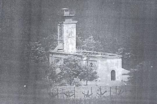 Ruiny kostela využívané pohraniční stráží